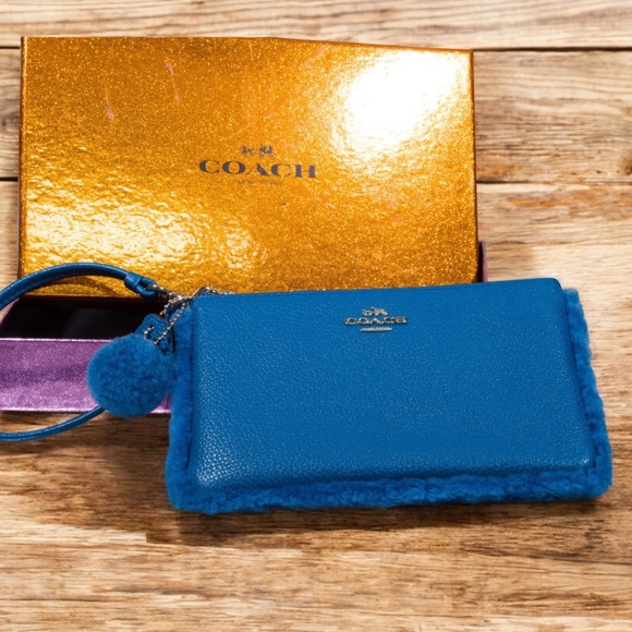 Coach Peacock Sherling Corner Zip Wristlet - Picture 2 of 5